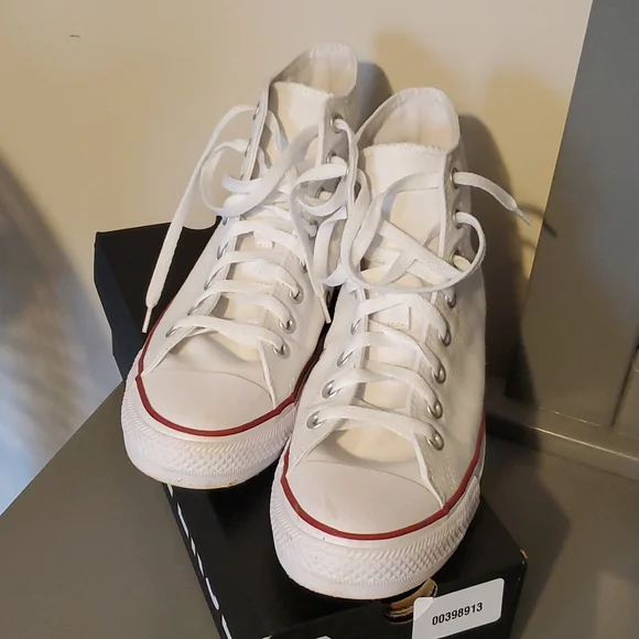 Converse - Picture 3 of 3